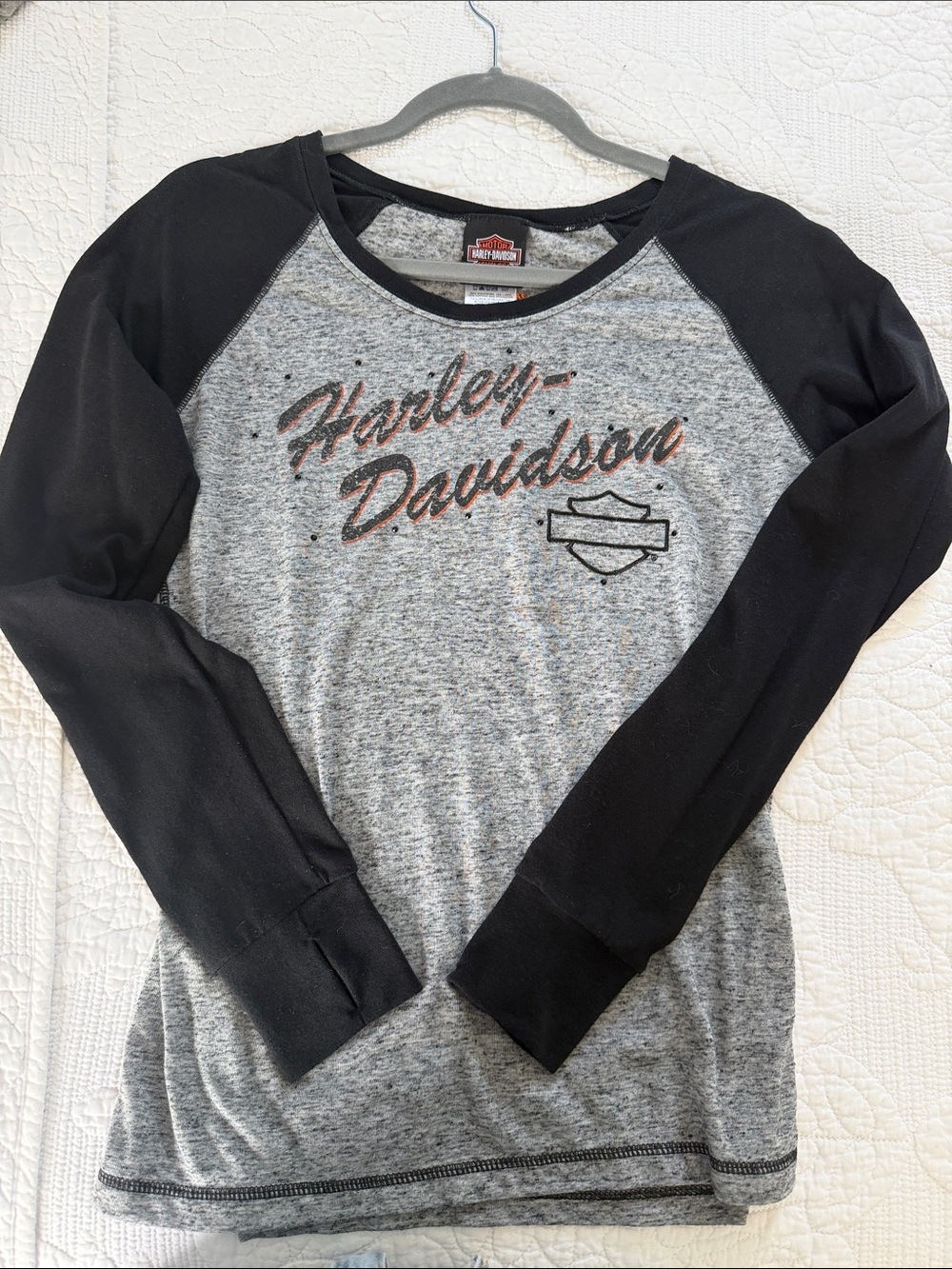 Harley-Davidson Grey Body Black Sleeve Long Sleeve Raglan Top